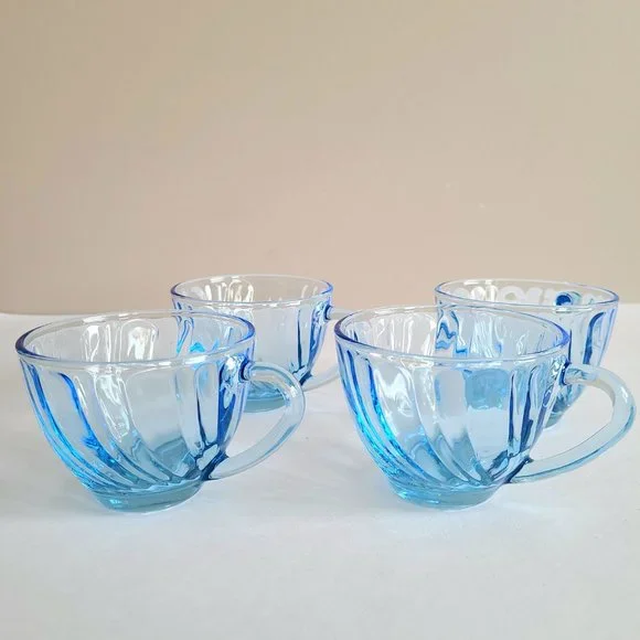 Set of 4 vintage blue glass tea cups. - Picture 2 of 7